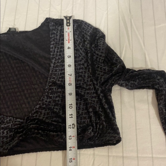 Skims Velvet Crop Top Logo 2X Soot Black Plus Size Logo Burnout Open Bust - Picture 9 of 10